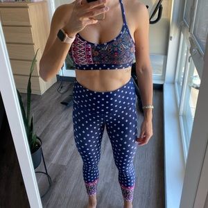 Lorna Jane Set Size Small top size XS bottom